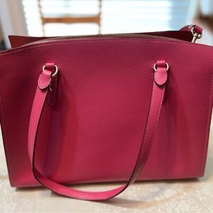 COACH purse in EUC. Crossbody strap. Super cute!! PINK!